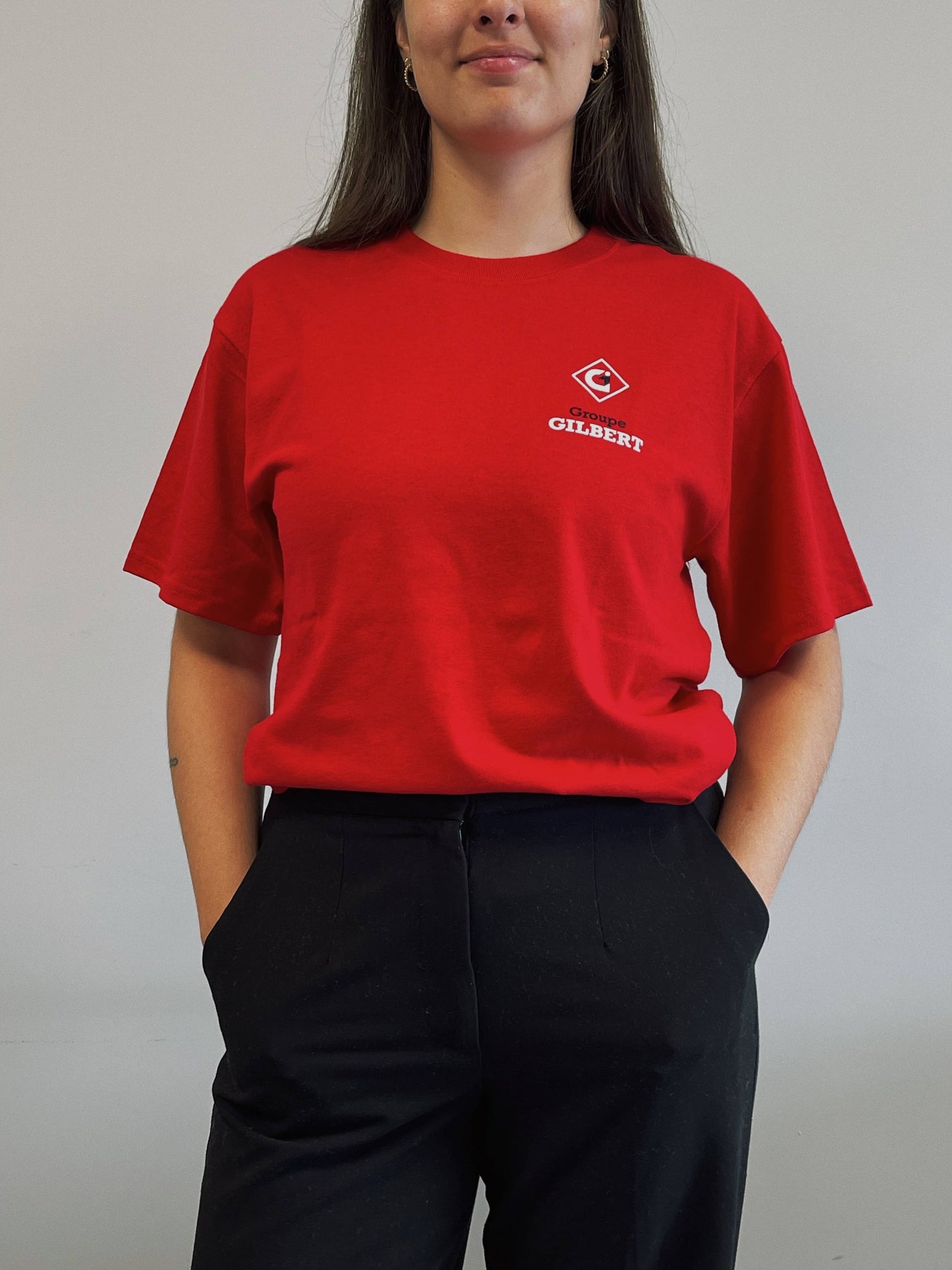 Red short-sleeved t-shirt