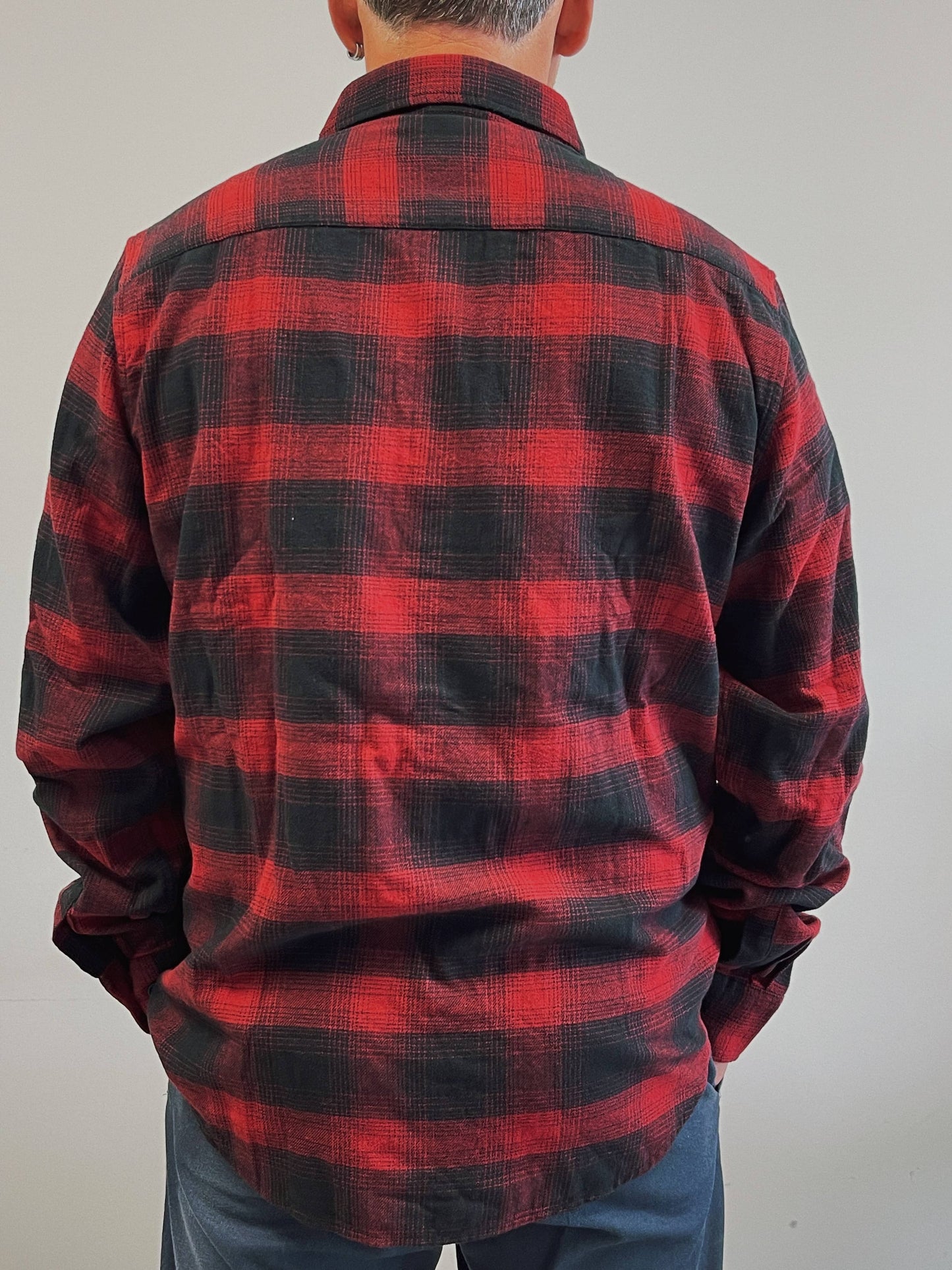 Chemise à carreaux rouge (homme)
