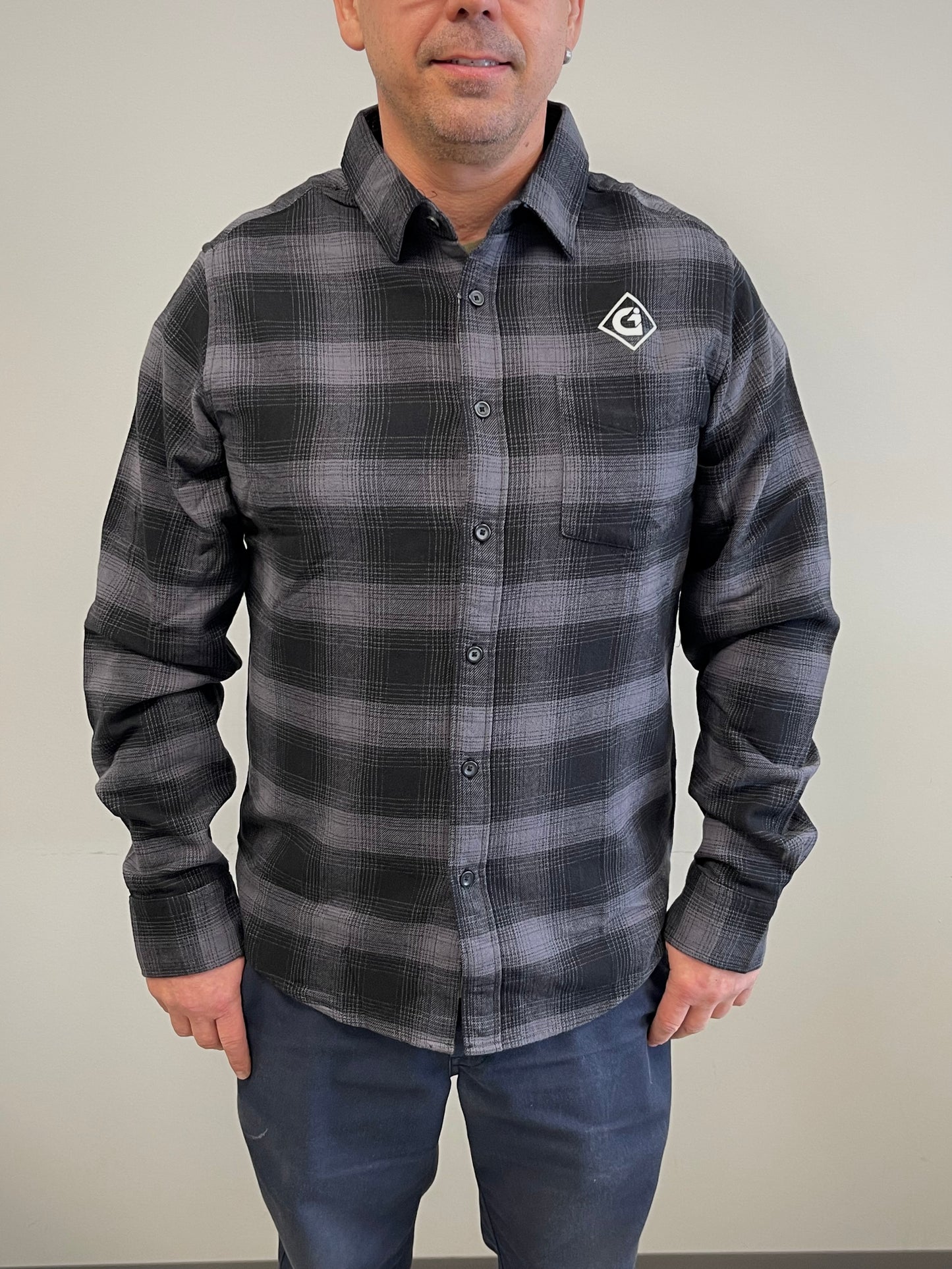 Gray checkered shirt (men)
