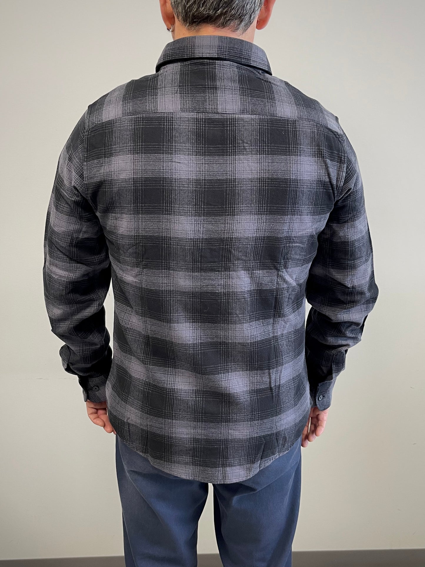 Gray checkered shirt (men)