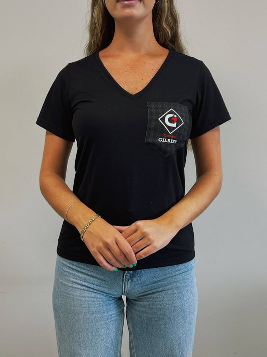 Black short-sleeved T-shirt (with pocket) and V-neck